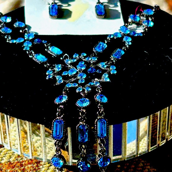 Beautiful Blue 2 PC  Chandelier Necklace and  Earring New Loaded Glitz - Picture 6 of 13